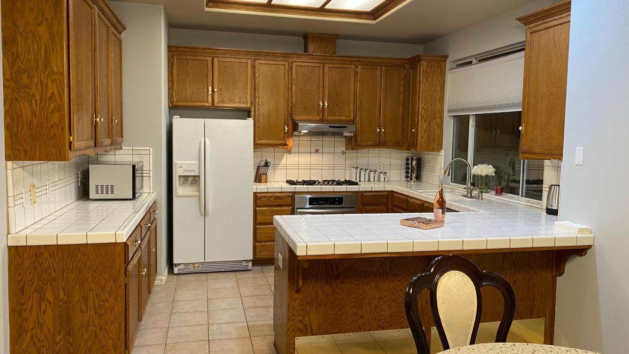 Beautiful Peaceful Desirable Home In Madera Rancho 외부 사진